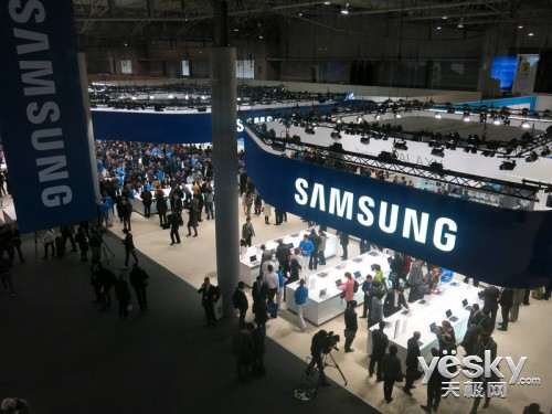 GALAXY Note 8.0 ֱMWC2013չ̨